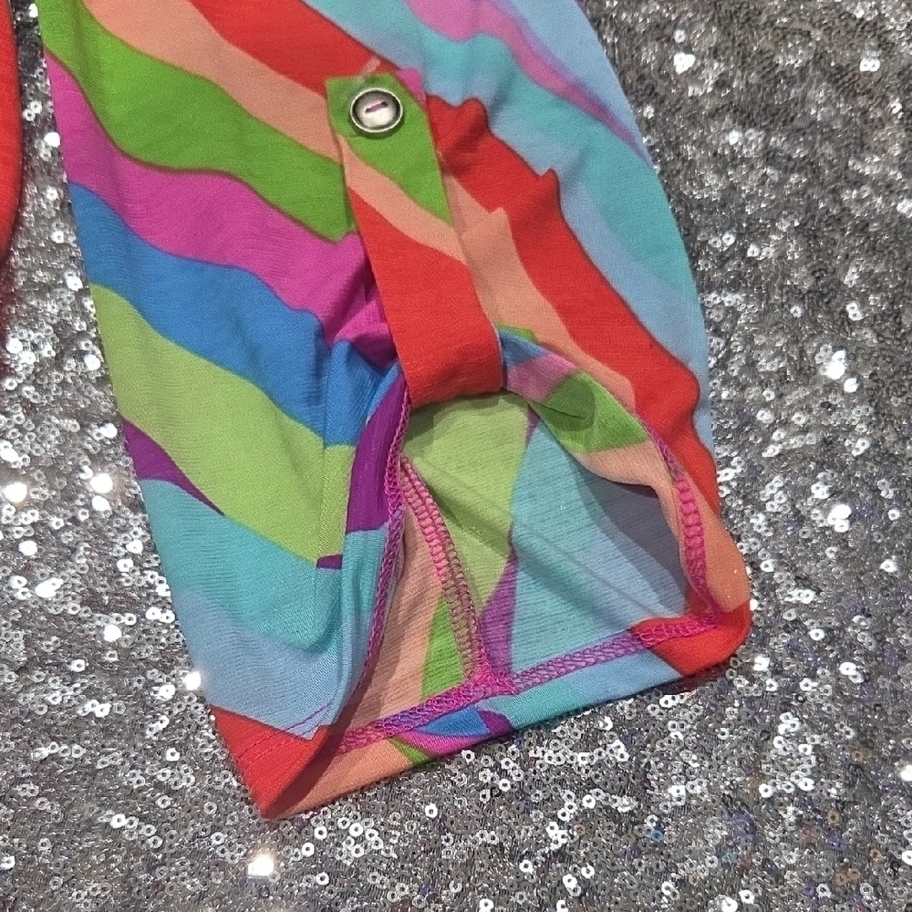 Vibrant Multicolor Wave Pattern Blouse - image 3